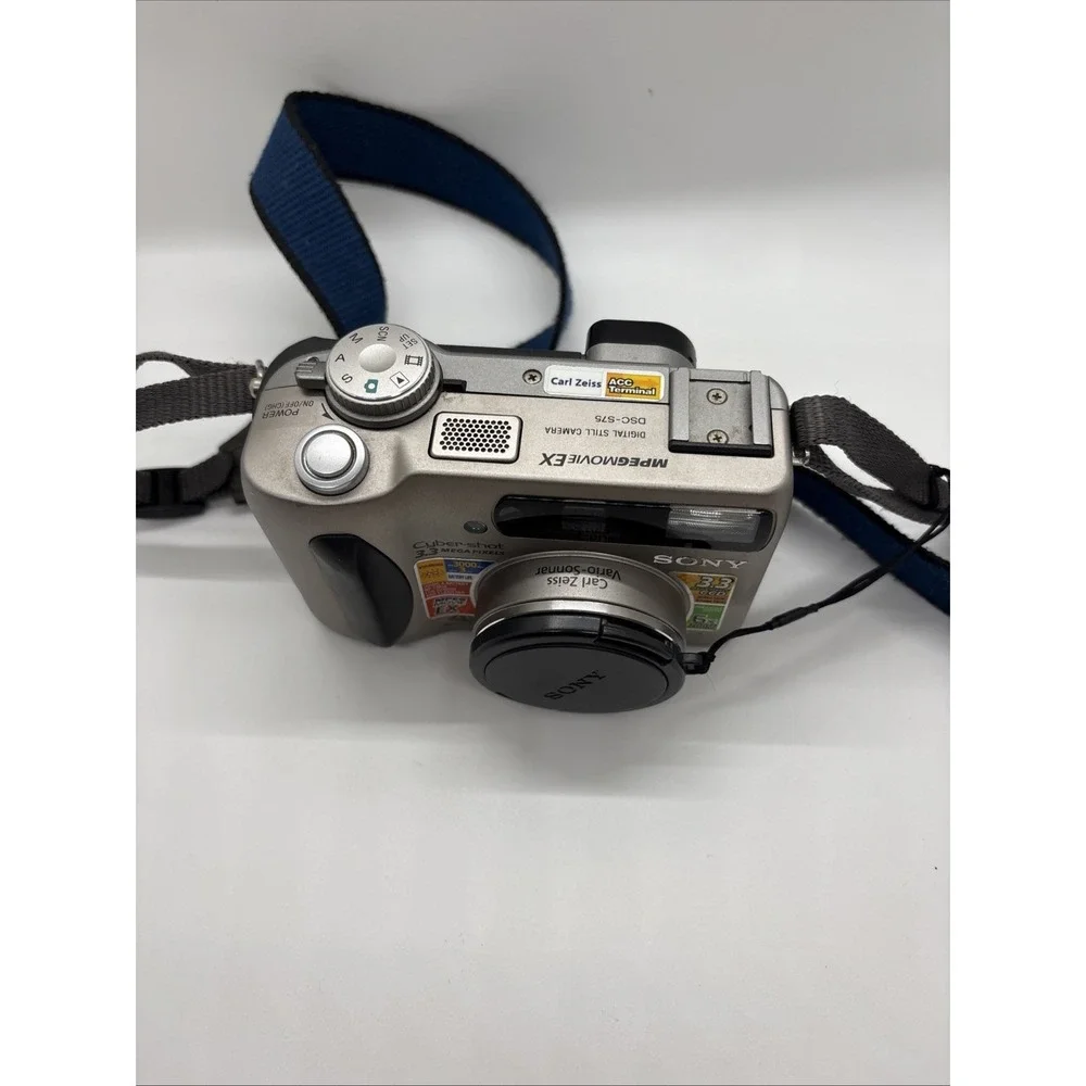 Sony Cyber-shot DSC-S75 3.3MP Digital Camera Carl Zeiss Vintage Silver Untested